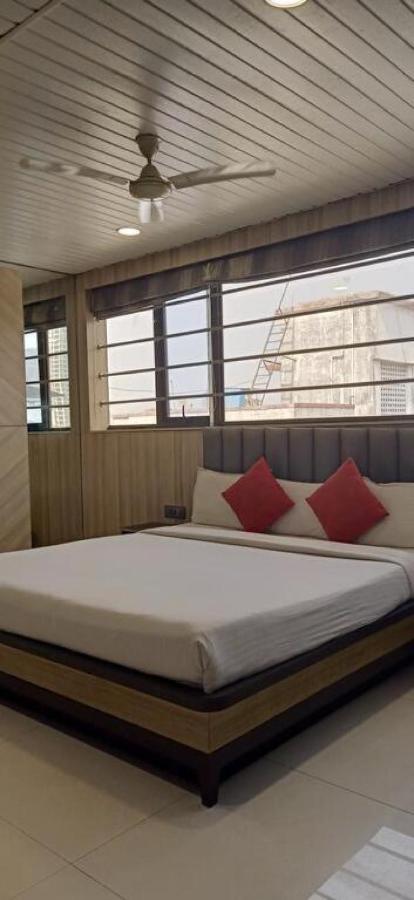 Hotel Pratiksha Residency Navi Mumbai Bagian luar foto