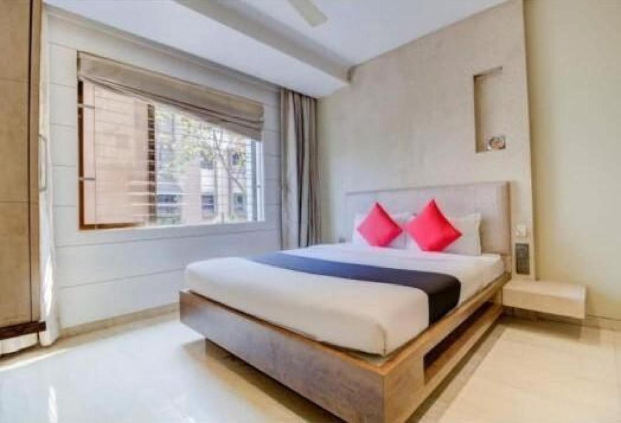 Hotel Pratiksha Residency Navi Mumbai Bagian luar foto
